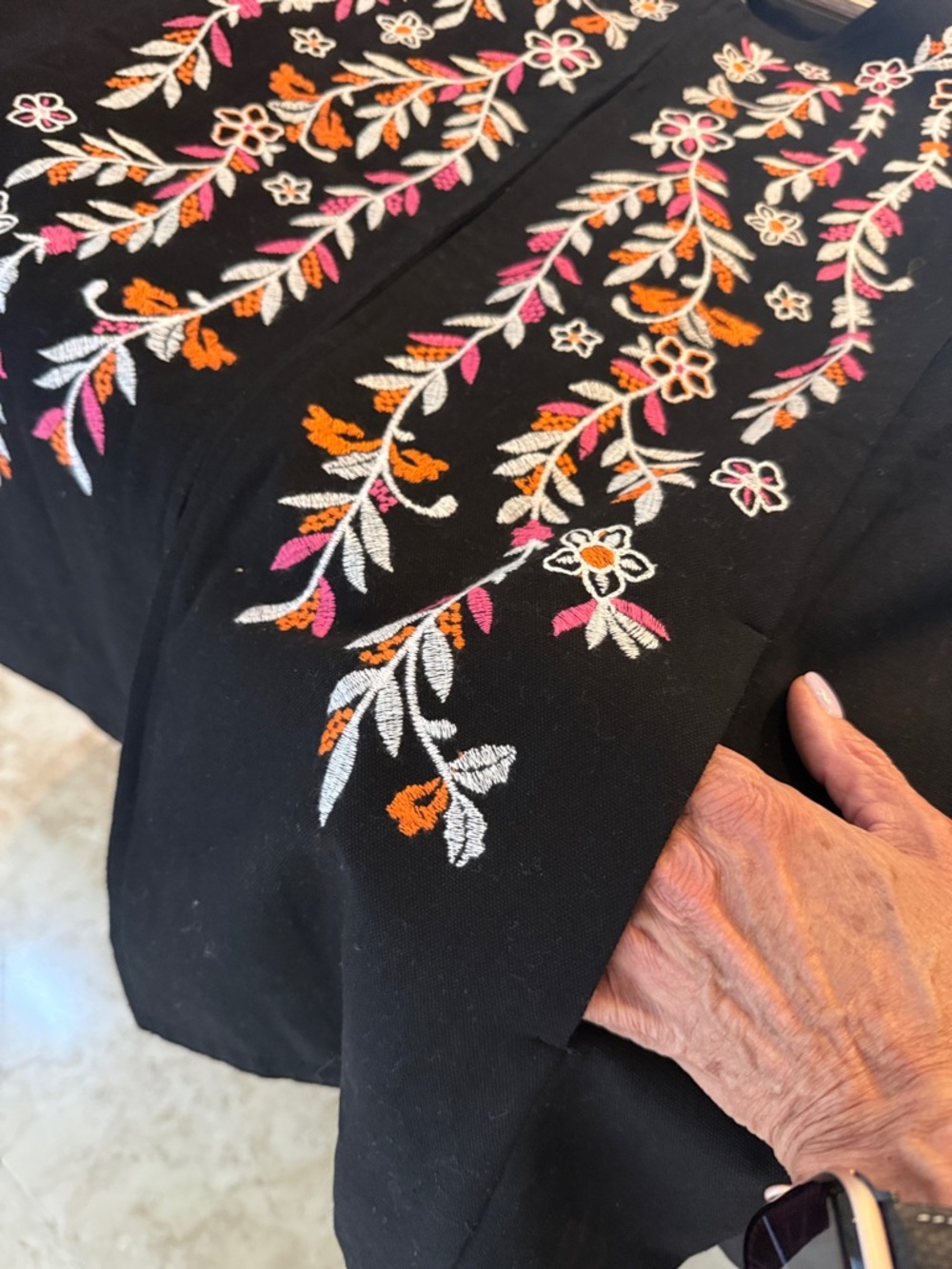 Susan Graver Black Embroidered Tunic Jacket with Pockets SZ LG - Picture 10 of 12